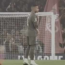 مرعوبه منه برشلونة🤠🚀.!  #ريال_مدريد🇪🇦💪 #مدريديستا #explore #viral #iraq 