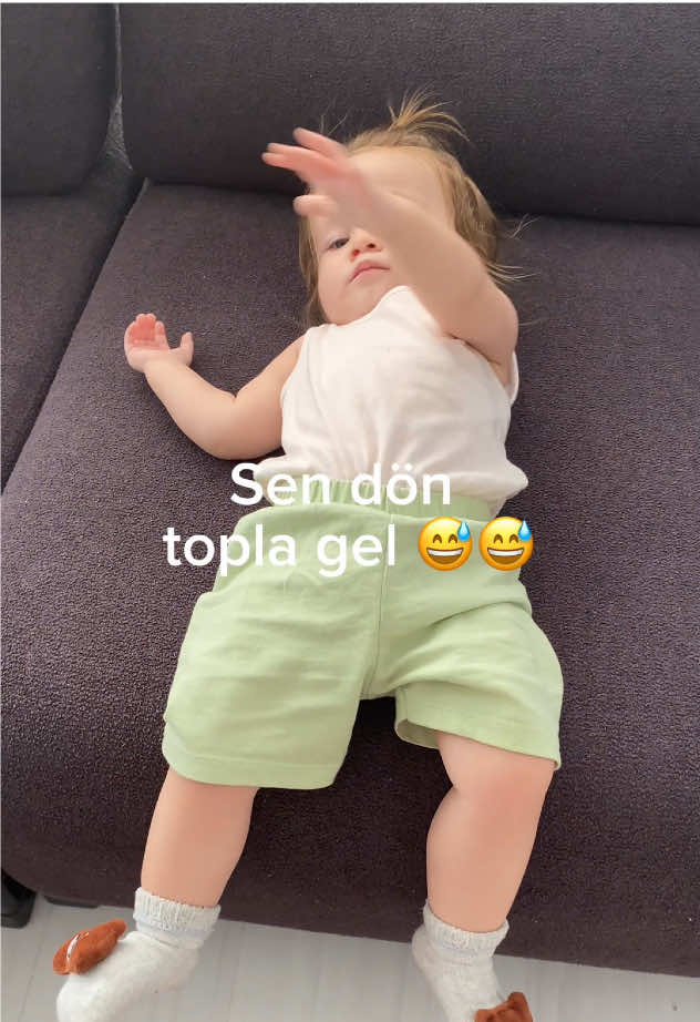 Sonu başarılı 🤣 bildiği halde neden bilmiyo gibi davranıyo bilmiyorum🙈 sanki koltuk sildircem😅😅 #annekız #baby #babytiktok #babylove #annebebek 