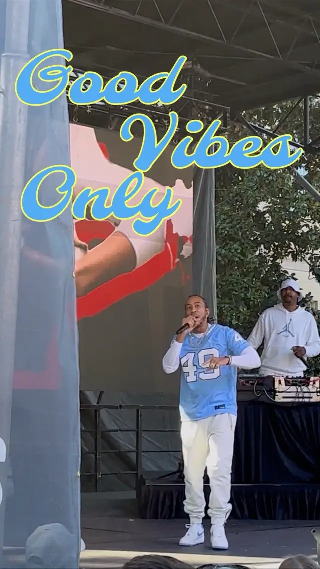 🎤 Omg LUDACRIS LIVE at UNC!!! Free concert and he played all my favorites  had to drop it low one time 😏🔥 Best day ever! 🎶💃🏽 Video incoming 👀 #UNC #ChapelHill #RaleighNC #ludacris #NorthCarolinaEvents   @Ludacris 