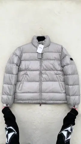 A down jacket that you must have in winter ❄️#jacket #puffer #luxuryclothes #winterfashion #TikTokFashion 