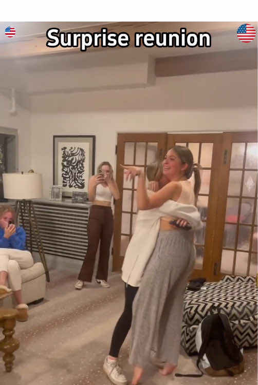 A surprise meeting with good friends🥰#surprise #reunion#bestfriendsurprise #bestfriend #usa 🇺🇸 