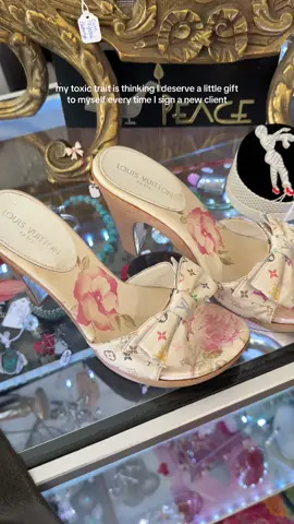 Please convince me that I need these and much as I think I need them. #vintagefashion #vintageshoes #vintagelouisvuitton #louisvuittonshoes #fyp 