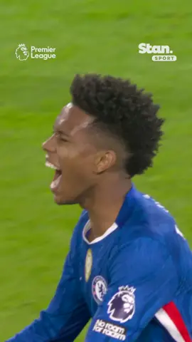 The Chelsea team were 𝐇𝐘𝐏𝐄𝐃 for Estevao at the final whistle 🇧🇷 His first goal in Blue couldn’t have come at a better time. ↳ Premier League. Live & On Demand with 4K on Football’s New Home, Stan Sport. Stream now. #StanSportAU #PremierLeague #Estevao