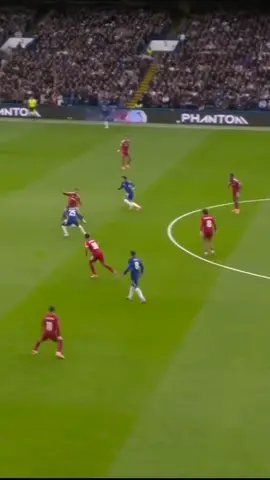 ¡GOLAZO DE MOISÉS CAICEDO! ¡CON SABOR ECUATORIANO! 🇪🇨🇪🇨🇪🇨 Dispara desde fuera del área y la clava en el ángulo para poner arriba a Chelsea sobre Liverpool 🚨 #PremierLeagueTelemundo #PremierLeague #gol #chelsea #Soccer