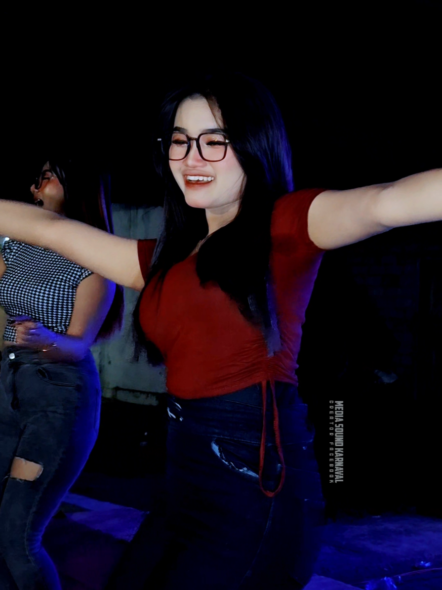 @desitaaptri🚩 ihik ihik mak sessst #soundhoregjawatimur #karnavalsukoharjo #fyp #mediasoundkarnaval #karnaval #fypppppppppppppppppppppp 