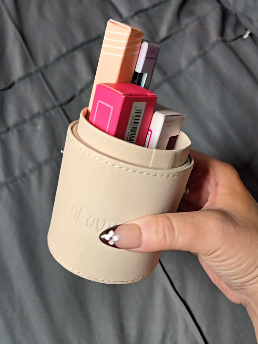 4 full size items AND a free gift! OK ColourPop! always having the best quality makeup for the best price! #colourpop #makeup #makeupset #giftidea #tiktokshopblackfriday 