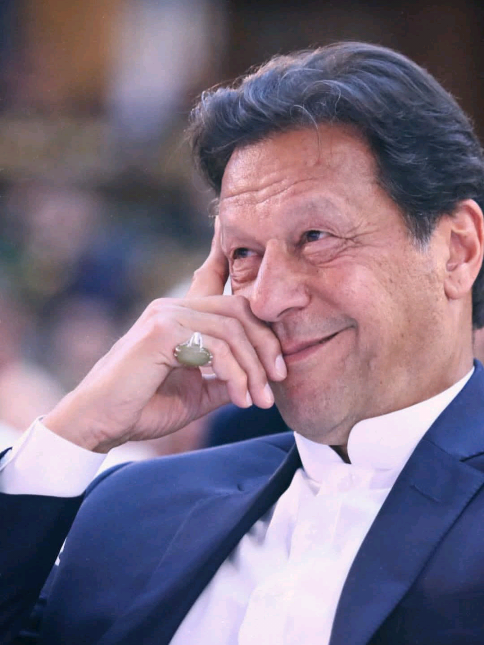 Happy birthday Kaptaan. you are the hope of many. May you live long and get released soon.  #pti #HappyBirthdayImranKhan #pakistan #imrankhan #Love@Imran Khan Official 
