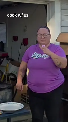 come on down to ms tarah's kitchen @Samantha Wagner  #cookingathometiktoktv #cookwithme #cookingwithme #Foodie #foodtiktok 