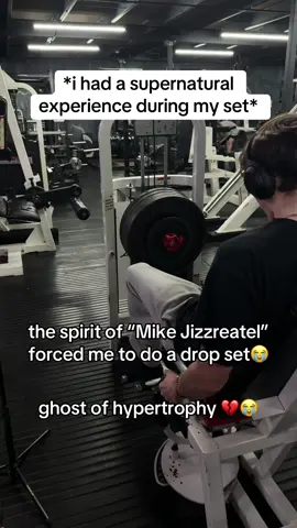immediately left the gym 😭😭 #drmike #stretch #fyp #foryou #viral @Keenanrmalloy @kyle @devlifts @iron_unc @Dro😼 @Trell bankston @The Tren Twins @TrenBabyBackup 