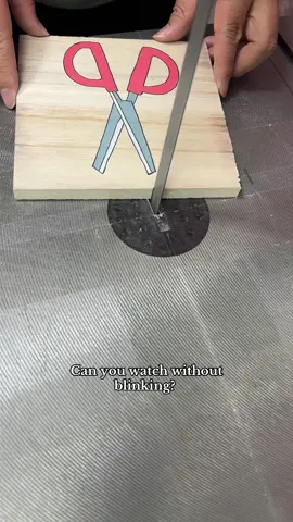 Can you watch without blinking? #woodcarving #relaxing #woodworking #asmr #satisfying 