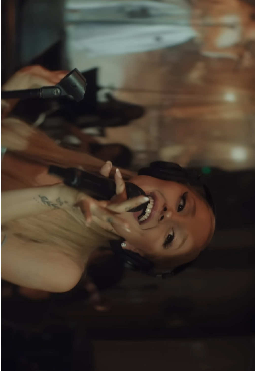 honeymoon avenue (live from london) ₊⊹♡ #fyp #arianagrande #arianagrandedit #wicked #yourstruly 