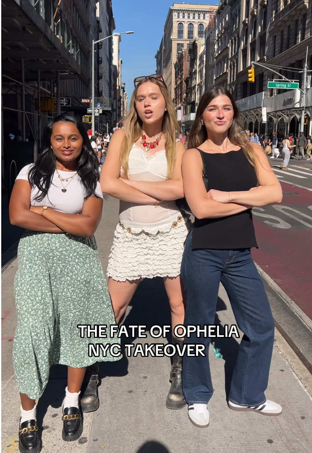 Physically can’t stop doing this dance, HUGE mandy moore fan!!! OBSESSED 💃🏼 #taylorswift #thefateofophelia #tloas #thelifeofashowgirl #dance @esmie! @ava @Taylor Nation 