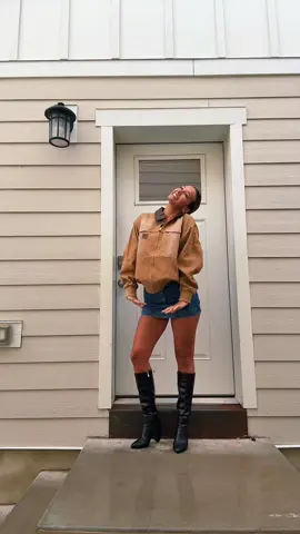 super rainy day today (and i’m wearing a skort ofc😭) #OOTD #fallootd #falljacket #cutejacket #denimskort 