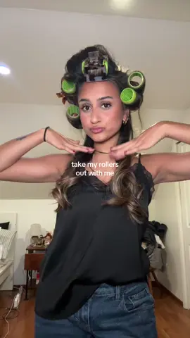 best part of my routine 🎀 #blowout #rollers #foryou #hairtutorial #hairinspo