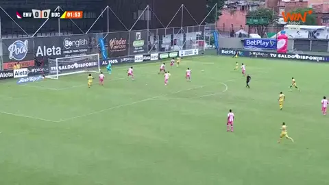 ¡GOLAZO DE BUCARAMANGA POR MEDIO DE UN CABEZAZO DE FABIÁN SAMBUEZA! Por ahora el 'Leopardo' es líder y Envigado se va al descenso. #LALIGAxWIN 🔰⚽🔥