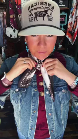 Since the Snaffle Bit Futurity is upon us I thought I would share the Bridles Hanging wild rag by @Tara Heckman  🤩 #westernfashion #wildragseason #snafflebitfuturity #wildragtutorial 