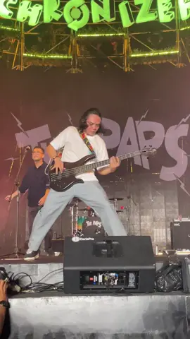 The paps - perlahan tenang live at synchrooo #synchronizefest #thepaps 