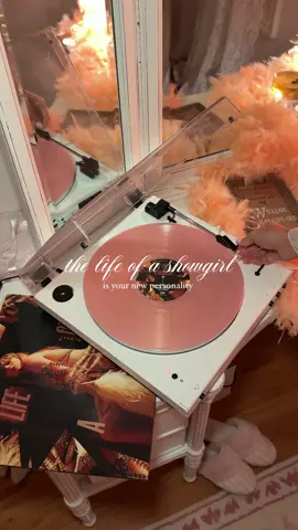 in my showgirl era 🧡🪩🎞️🌟 we love the album here!!  #thefateofophelia #thelifeofashowgirl #elizabethtaylor #oldhollywoodstyle #orangeaesthetic @forloveandlemons @Armani beauty @cosmetics @Valentino.Beauty @Taylor Swift @Taylor Nation 