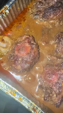Them oxtails always a hit on any day or night 🤌🏾🤌🏾🤌🏾