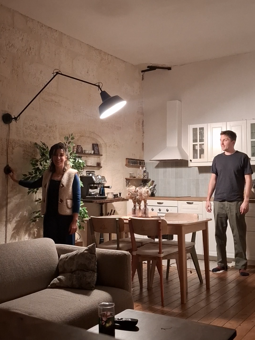 Des influenceurs en carton 🤣 on voulait tenter le light off challenge 😬 #trend #tiktok #couple #lightsoff #fyp 