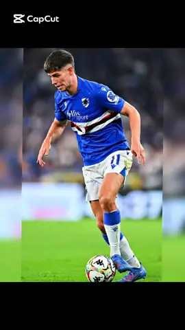 Stretnutie s Estanisom Pedrolom ✨ Hviezda Sampdorie, ktorá začínala práve tu v Reus ⚽️ Dnes žiari v Taliansku 🇮🇹 a inšpiruje mladých hráčov ako Maxx 💫 #Pedrola #Sampdoria #Reus #Barcelona #FootballDream  