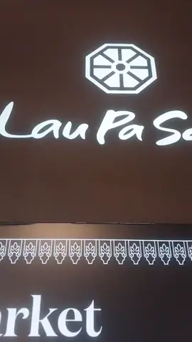 Chợ đêm lớn Lau Pa Sat Singapore kính thưa các món ăn trên thế giới, nơi dành cho các du khách, các dân chơi đi nhảy đầm, đi bar, đi casino ra ăn đêm