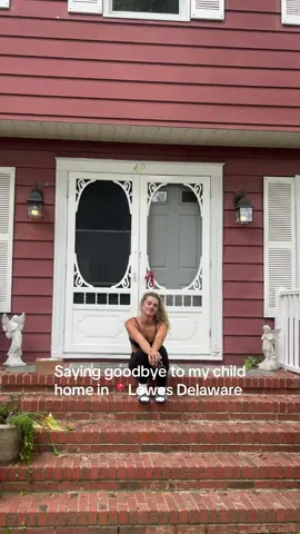 What a sad goodbye…Who else parents have sold there childhood home in the perfect little town 🤍  #lewesdelaware #childhoodmemories 