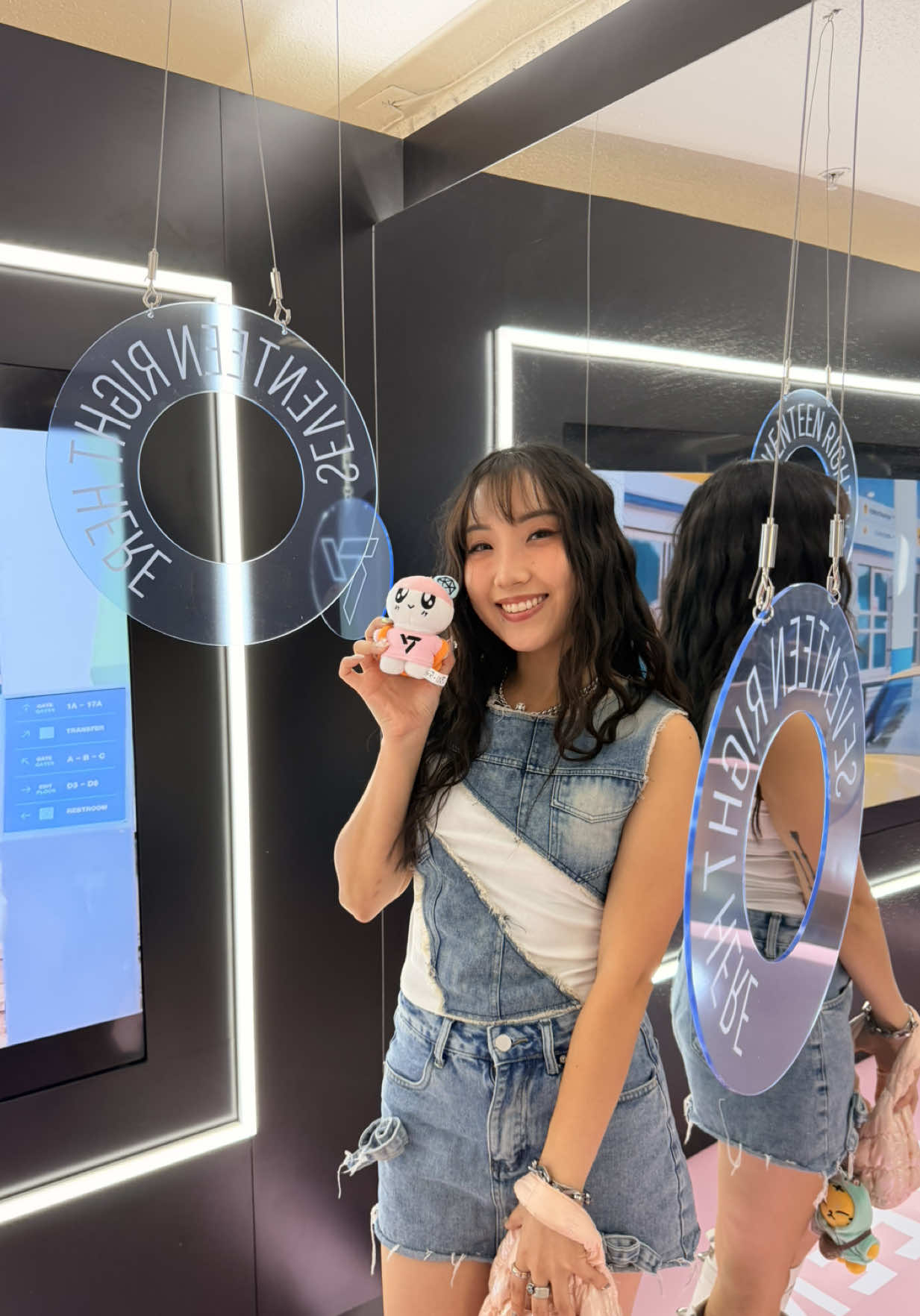💎SEVENTEEN TOUR [NEW_] THE CITY - LOS ANGELES has kicked off and the official merch pop up opened today! You can find merch from so many tours and fan meetings - so if you missed out last time, this is your chance bestie! 🥹 🫶🏼I was able to get a sneak peek to share what you can expect at the pop up and this is such a cute pop up to check out with your Carat besties! 🌟Pop up specials 🩷Spend $40 you get a random mejirushi keyring 🩵Spend $80 you get a random acrylic clip ✨Purchase an album to get a random pop up PC 🗓️10/4 - 11/16 | 11am 📍3509 W 6th St. Los Angeles 🅿️Street parking or paid lots available! #SEVENTEEN #세븐틴 #CARAT #SVT_WORLDTOUR #NEW_US   @SEVENTEEN  