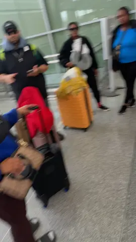 fuck yall lmao #sfo #fyp #idgaf #traveling 
