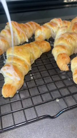 #viralglazedcroissant 