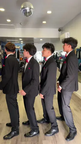 Un likely 😍 #trend #likey #mexican #quinceanera #chambelanes 