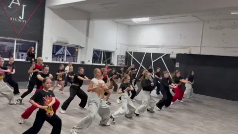 Just had to do a choreo to this 🔥 #manchesterdanceclass #hiphop #trending #anthem  @JamRepublicAgency 