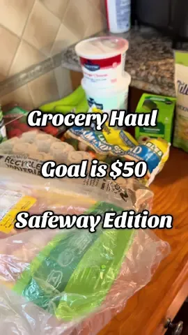 Grocery haul for October $50 budget signature select chicken thighs Signature select cut green beans Flav R Pac grande Classics Normandy blend vegetable signature select guacamole, four pack Bananas Strawberries Wel-Pac pack egg noodle lo mein Lucerne small curd cottage cheese Cal-Organic farms, green kale  Lucerne Greek yogurt, nonfat plain Lucerne cage, free eggs fair life milk Tillamook spicy blend shredded cheese  #groceryhauls #grocerybudget #mealprepping #budgetingforbeginners #restockwithme 