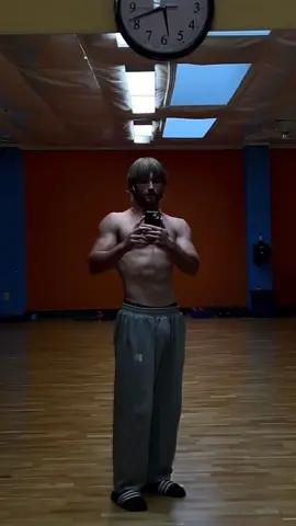 I was done with the thirst trap but this video is cool bro I gotta admit it’s cool #gym 