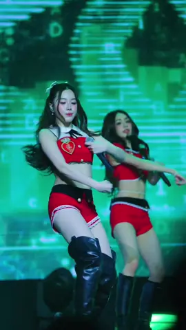 like like you @aheyekrn_ #aheye4eve #4eve #TogetherAsOneinVNx4EVE #TogetherAsOneAsiatour #TogetherAsOneinVN 