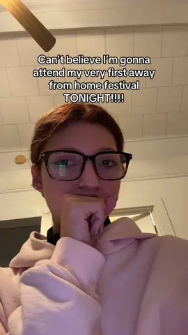 SO EXCITED #anahernand #fangirl #louistomlinson #afhf #awayfromhomefestival 