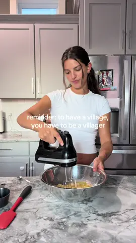 There’s a lot of conversation in parenting about “it takes a village,” but not as much about the beauty of being part of someone else’s village. If you wish someone would drop off a meal when you’re postpartum, bring flowers after a hard week, or meet up for a playdate when you just can’t do it alone, stop and ask: when was the last time I showed up in that way for someone else? The strongest villages are built when we all hold each other up, not just when we’re in need, but when others are too. We had the sweetest time making a sugar/artificial sugar free smash cake for my friend’s little girl’s first birthday. It’s such a joy to celebrate her and be part of her village. #bethevillage #parenting #pregnant #smashcakes #parentingtips 
