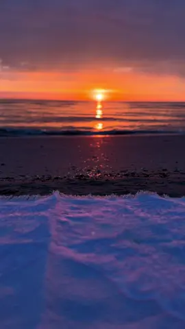 What's meant for you will always feel natural, calm and clear, not forced, chaotic and confusing. 🕊️ #islam #muslim #foryou #qadr 