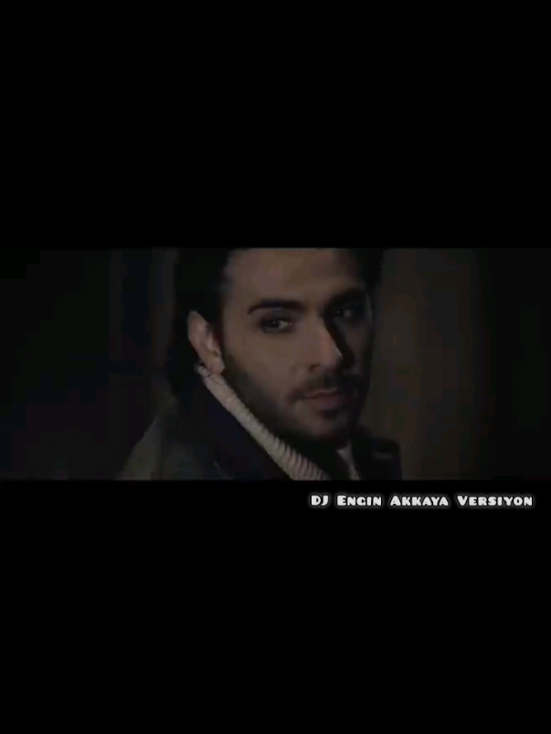 O yalan gözlerle gözlerime bakma Çık artık dünyamdan boşuna yanma Tatlı masallarla uyuttun beni Beni de kaybettin alamazsın geri!! #ismailyk #benikaybettin #çekgit #djenginakkaya #remix @İsmail YK 