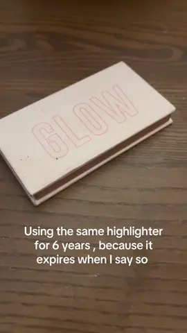 Highlighter in the inner corner had me in a chokehold for 3 years 😫 #fyp #foryoupage #makeup #overconsumption #underconsumption 