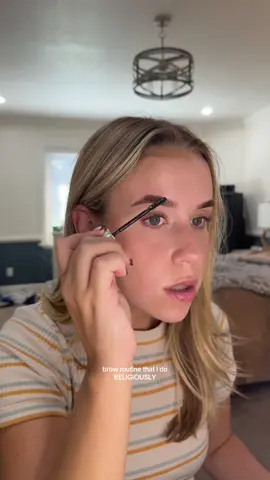 I freaking love @Benefit Cosmetics !!! As someone obsessed with my brows this is my MUST routine!! 