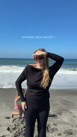 feeling cozy but chic at the beach this morning wearing @BLEUSALT 🌊🌞✨ #bleusalt #bleusalter #resortwear #beachoutfit #fallfashion 