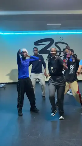 @Mr.giant96.🇧🇮 🙌🏻❤️#tiktokrwanda🇷🇼 #rwandatiktok🇷🇼 #dance #titok #dancer 