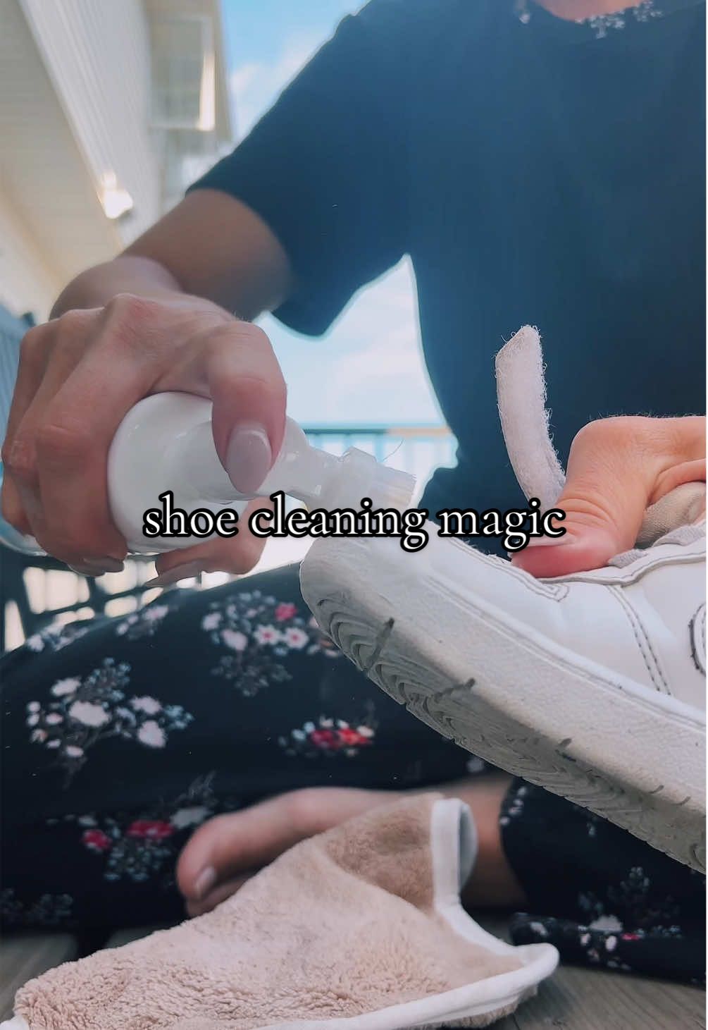 LINK BELOW 👟 #tiktokmademebuyit #tiktok #tiktokshop #shoecleaner #fyp 