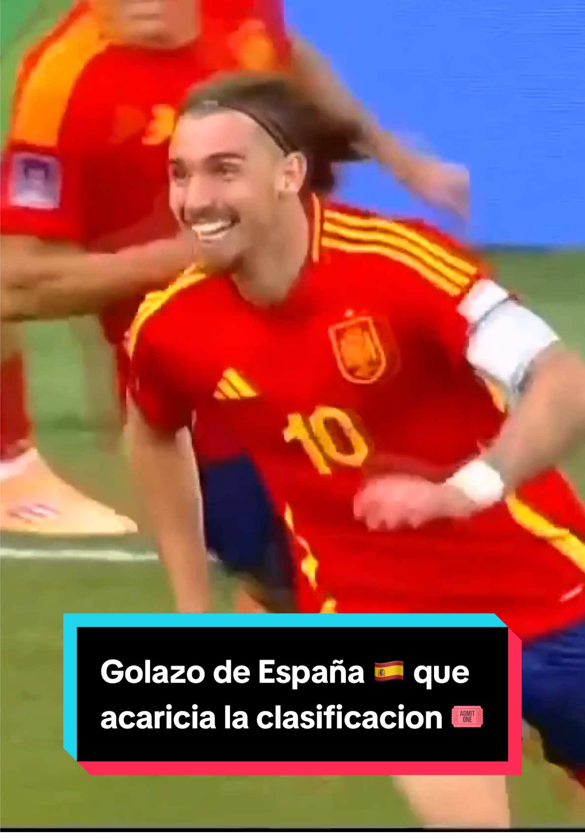 ¡España acaricia la clasificación! 🇪🇸🔥 La Roja se adelantó ante Brasil con un golazo de Iker Bravo, que volvió a brillar en el Mundial Sub-20. ⚽💥 El jugador del Udinese firmó su segundo tanto del torneo y mantiene con vida a su selección. ✨🏆 ¿Podrá España resistir los ataques de Brasil? 👀🇧🇷 ⚽️ España 🇪🇸 1-0 Brasil 🇧🇷 #MundialTelemundo #U20TD #Chile2025 #U20WC