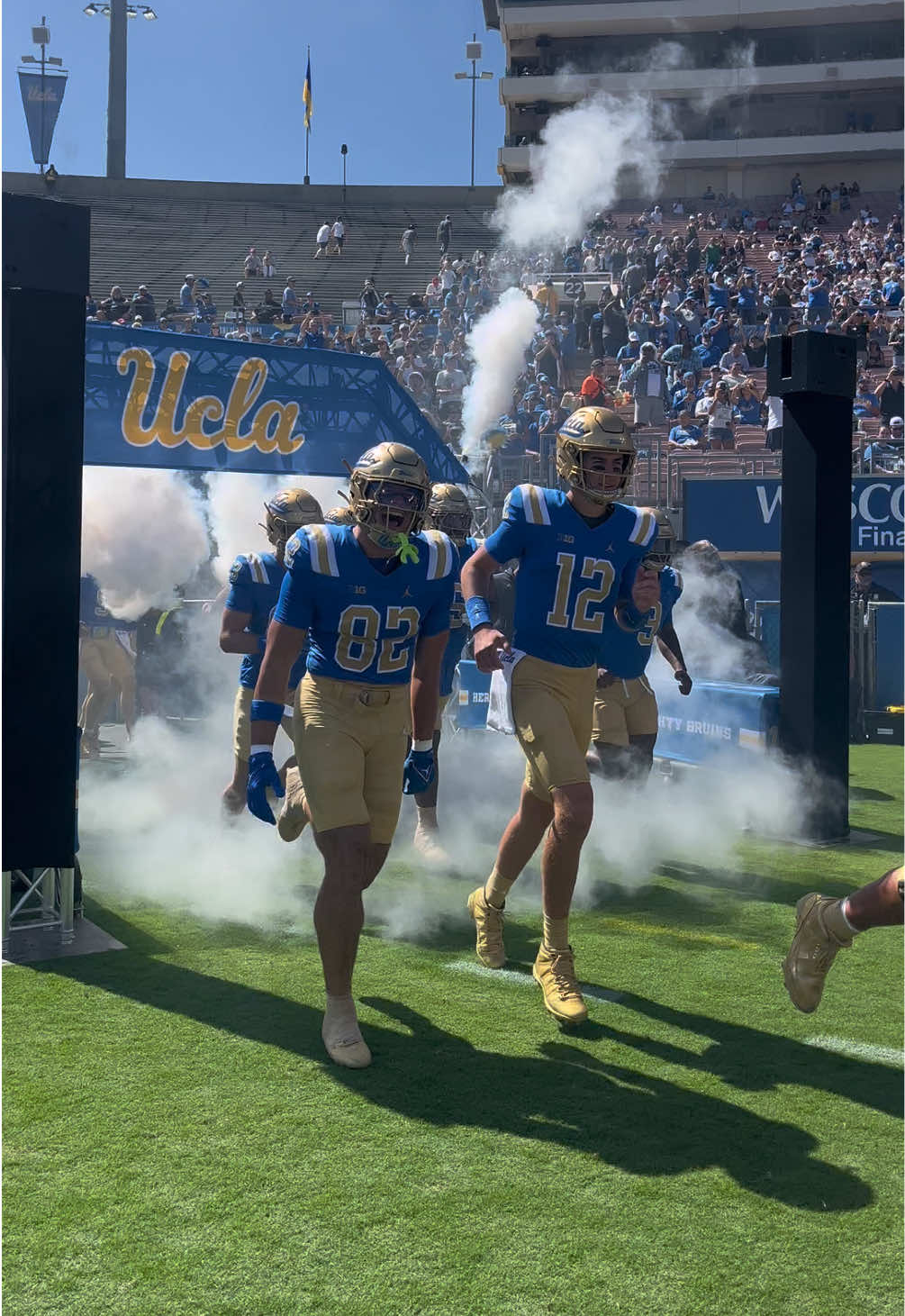 Here they comeeee  #bruins #cfb #viralvideo #fyp 