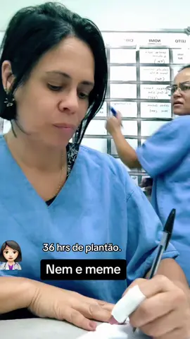 #anosatrás  Nem é meme. Marca aquela amiga que só anda dura e Trabalha sem parar.