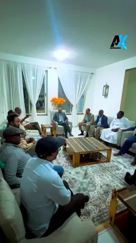 amp Ameeriko Maareeyaha Dekedaha Muqdisho oo casho sharaf usameeyey Dr Adam iyo Wafdiga Xildhibaanada Waqooyi Bari .#laascaanood #xidig #ssckhaatumostate💙🐎🤍 #waqooyibari #viral 