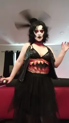 testing my paper prosthetic for tonight pls manifest that it STAYS ON 4 me #bauhaus #bite #drag #dragthing #sfxmakeup 