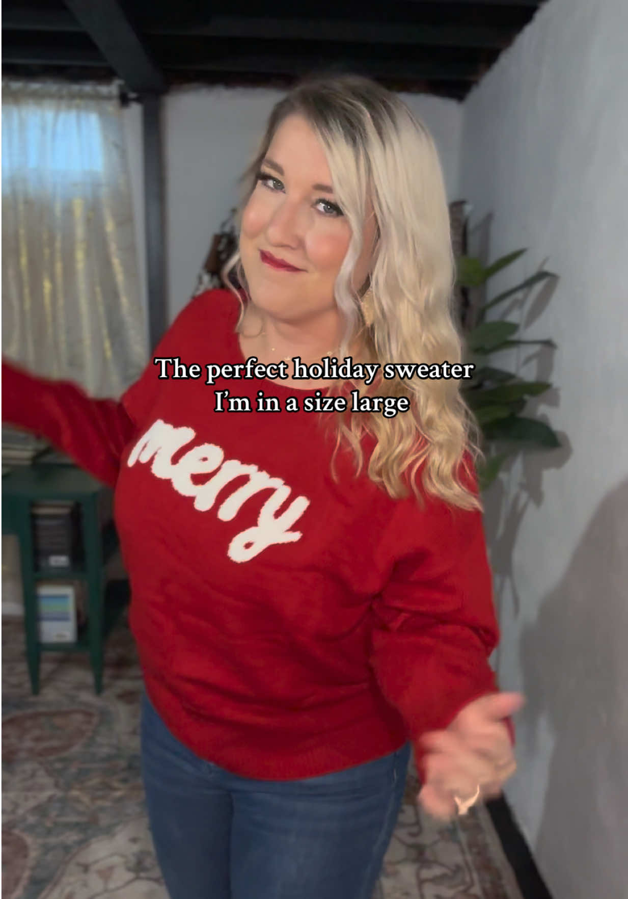 Such a cute sweater for the holiday season and the perfect thickness 🤌🏼 #holidayoutfits #merrychristmas #womenssweater #christmassweater #midsizestyle 